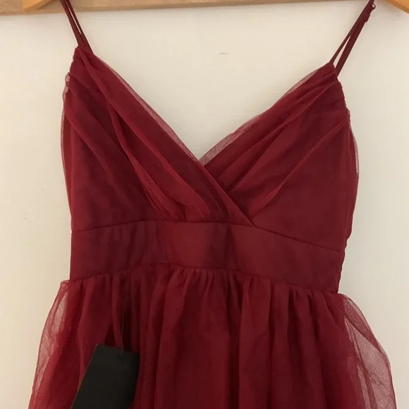 Lulus Rule The Runway Burgundy Tulle Surplice Tiered Maxi Dress Small NWT - Picture 8 of 15